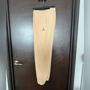 Jordan Essentials Women’s Fleece Pants